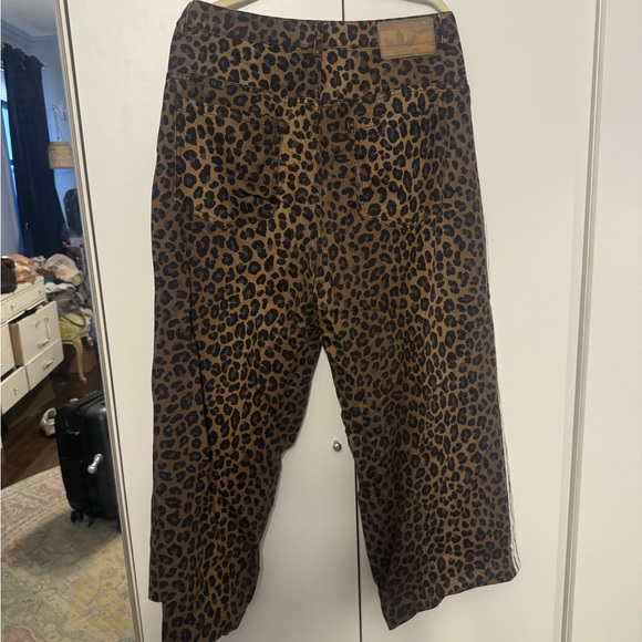 Adidas Leopard Print Jeans with White Stripes - Picture 4 of 5